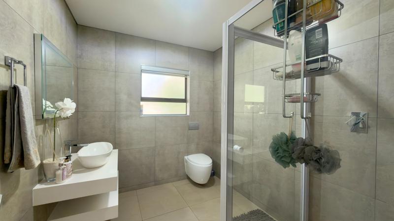 5 Bedroom Property for Sale in Pentagon Park Free State